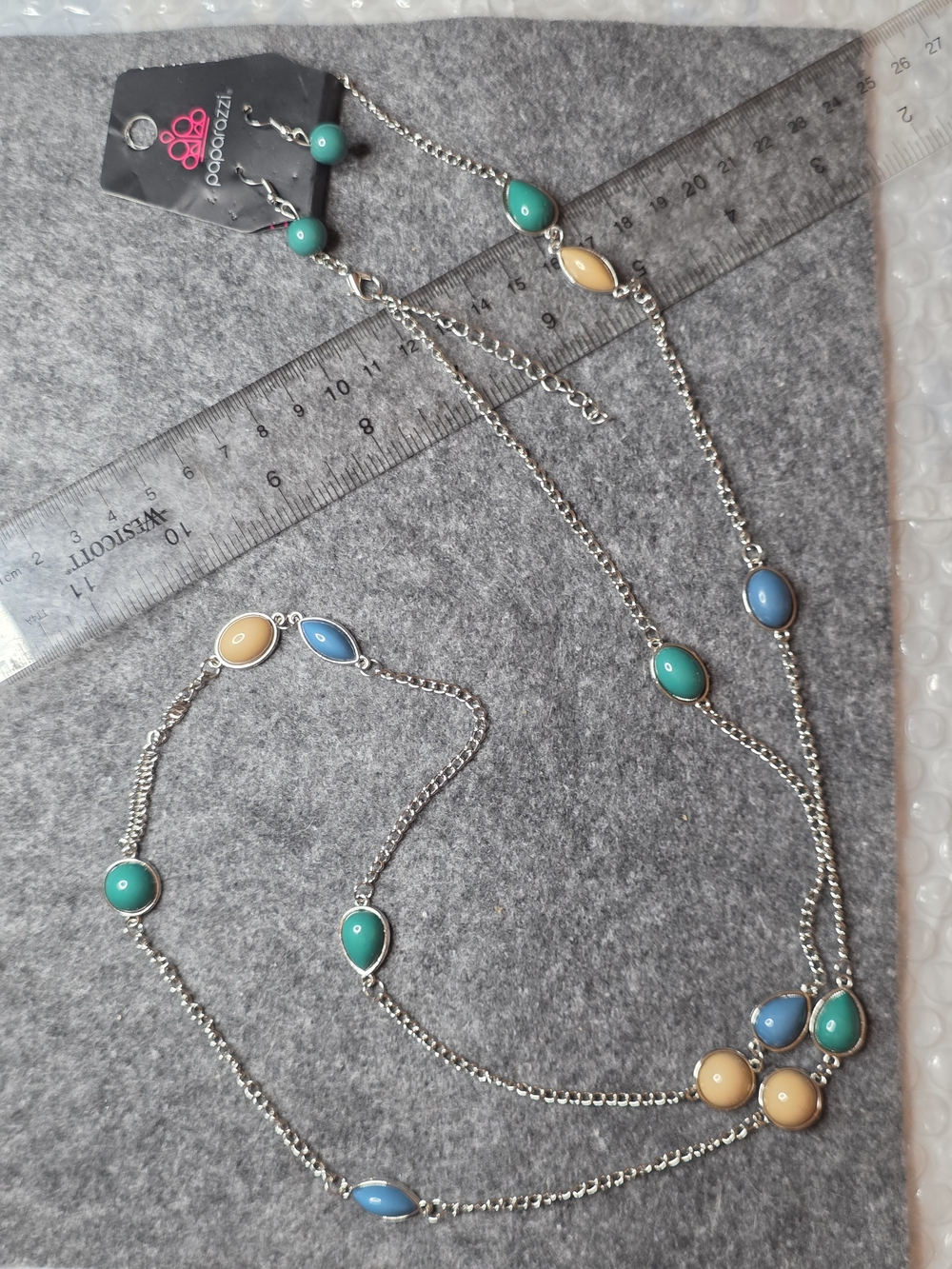 paparazzi Teardrop Station Necklace in Green Blue Cream B16